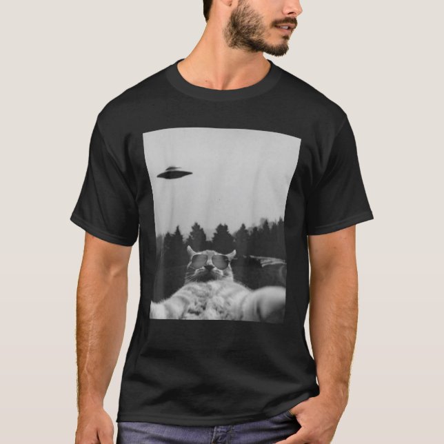 Alien UFO Funny Cat Galaxy Cat Tee Cat Graphic Tee (Front)