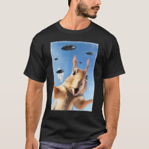 Alien UFO Funny Squirrel Selfie T-Shirt