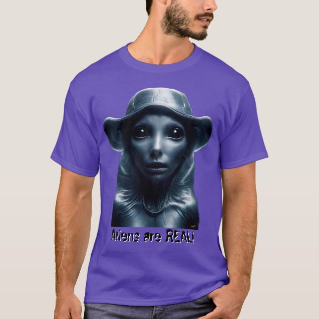 Aliens are REAL! T-Shirt (Front)