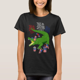 Alligator Holding American Flag Sunglasses Happy 4 T-Shirt