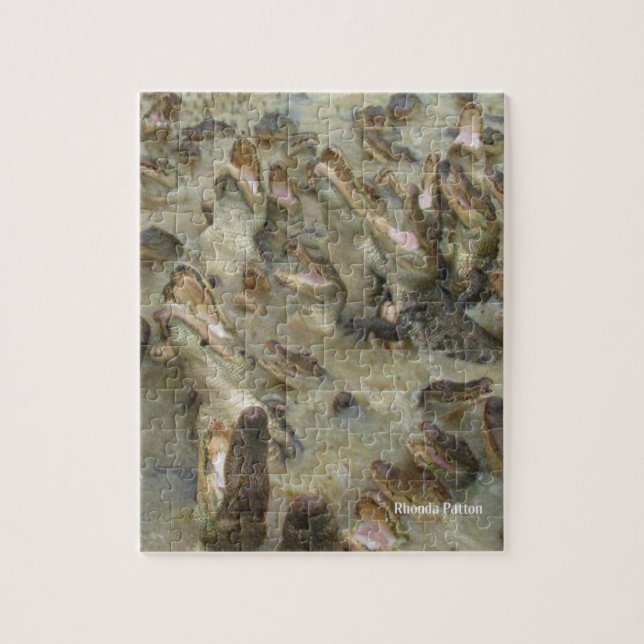 Alligator jigsaw puzzle (Vertical)
