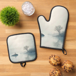 Alone in the Mist Design Oven Mitt & Pot Holder Set