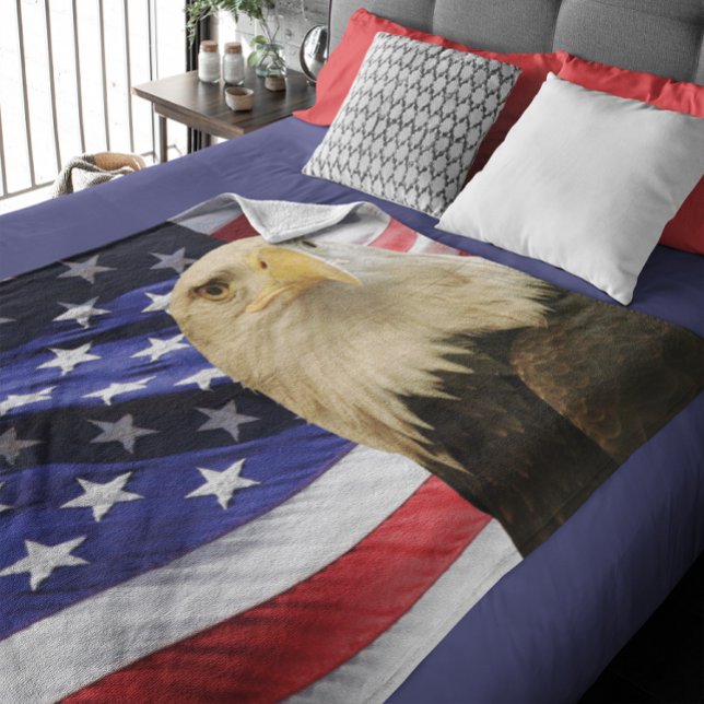 American Bald Eagle and Flag Fleece Blanket (American Bald Eagle and Flag Fleece Blanket)