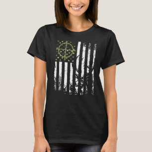 American Deer Hunter Patriotic For Men Women T-Shirt