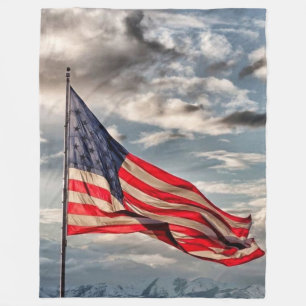 AMERICAN FLAG FLEECE BLANKET