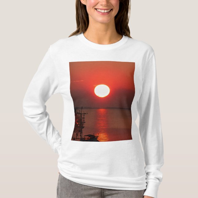 American Traditional Tattoo Design T-Shirt – Bold, (Front)