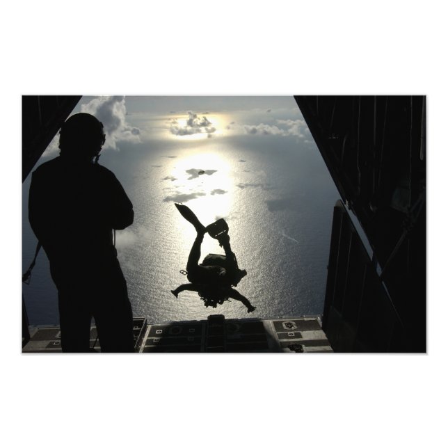 An Air Force pararescueman Photo Print (Front)