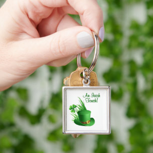 An Irish Touch Leprechaun Clove Hat in Grass Key Ring