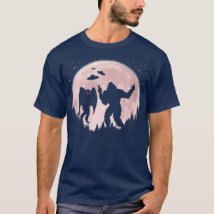 And Mothman Take Selfies T-Shirt