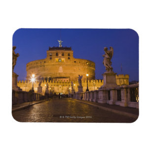 Angel statues on the Ponte Sant'Angelo with the Magnet
