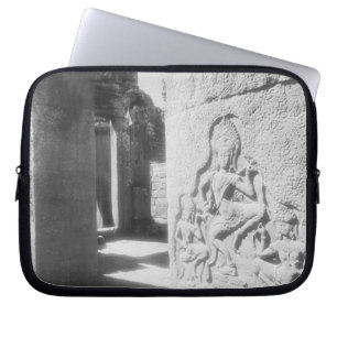 Angkor Cambodia, Apsara Carving The Bayon 2 Laptop Sleeve