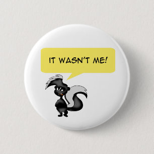 Angry skunk 6 cm round badge