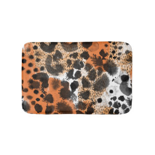 Animal skin: creative leopard pattern. bath mat