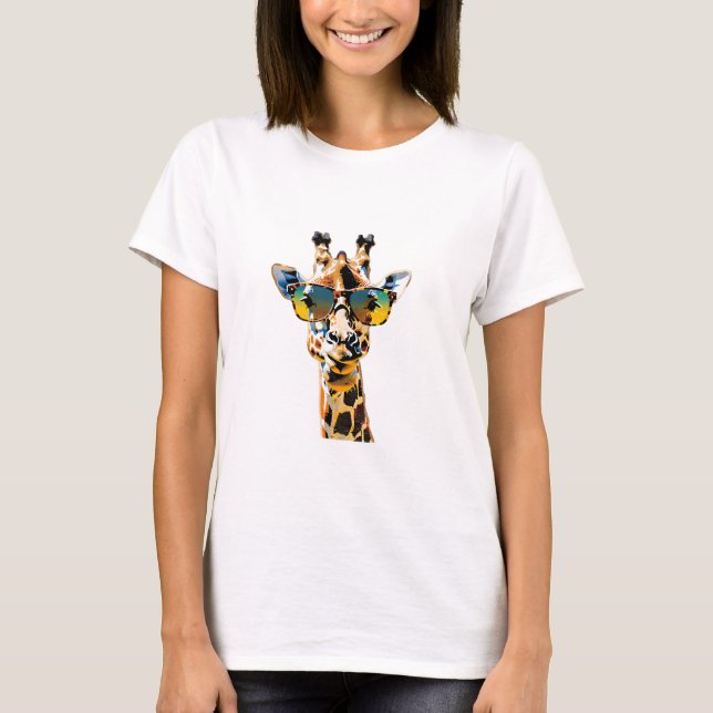animal sunglasses giraffe with sunglasses   T-Shirt (Front)