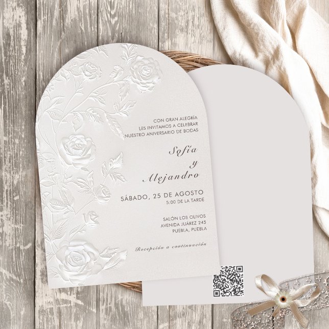 Aniversario de Bodas Rosas Blancas con Código QR Invitation (Creator Uploaded)