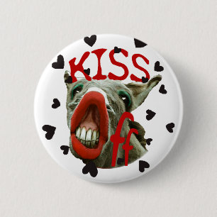 ANTI-VALENTINE 6 CM ROUND BADGE