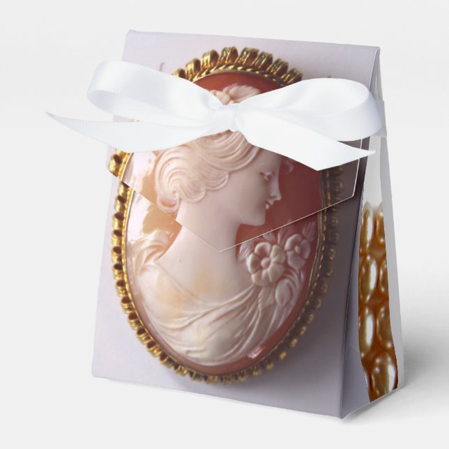 Antique Cameo and pearls Favour Box (Front Side)