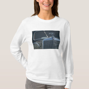 antique mercedes 4 T-Shirt