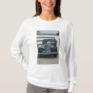 antique mercedes T-Shirt