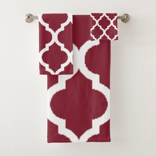 Antique Ruby w/White Quatrefoil Pattern Bath Towel Set (Insitu)