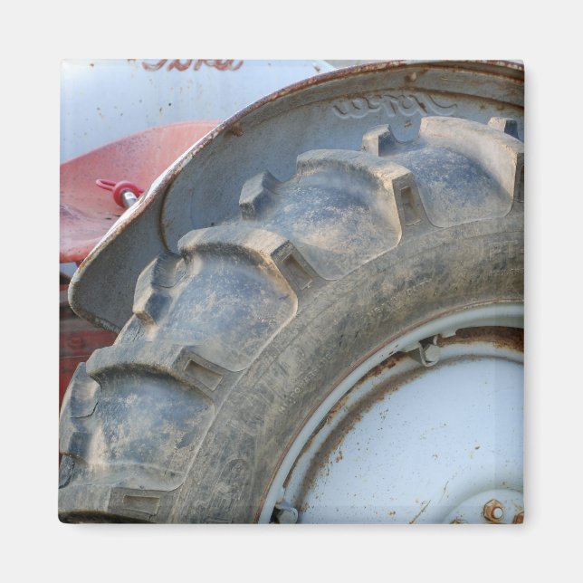 antique tractor magnet (Front)