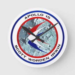 Apollo 15-insignia round clock