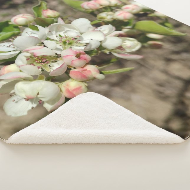 Apple buds flower sherpa blanket (3/4)