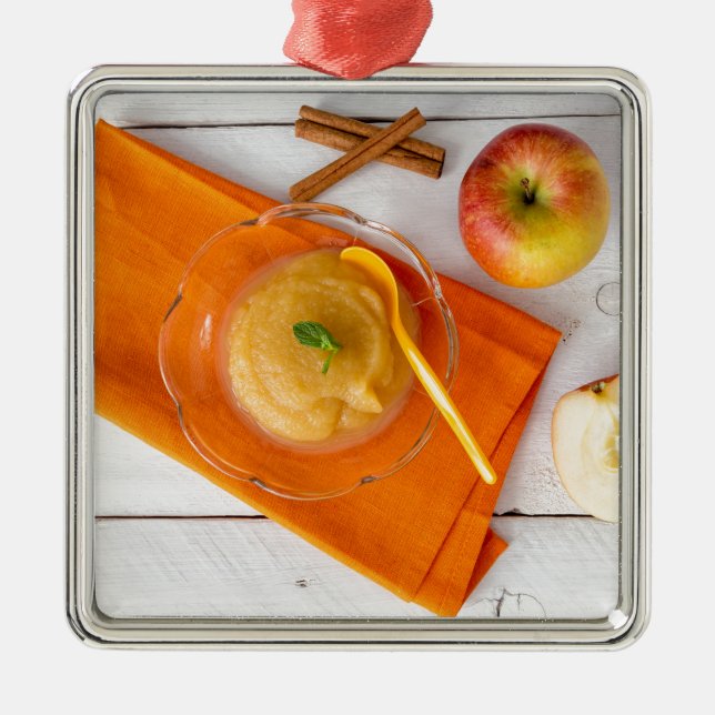 Applesauce with cinnamon and orange spoon metal tree decoration (Front)