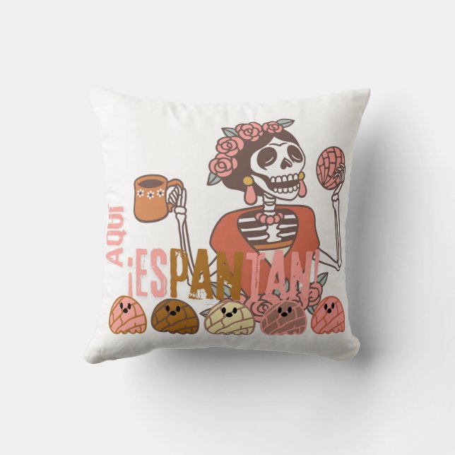 ¡Aquí Espantan! pillow (Back)