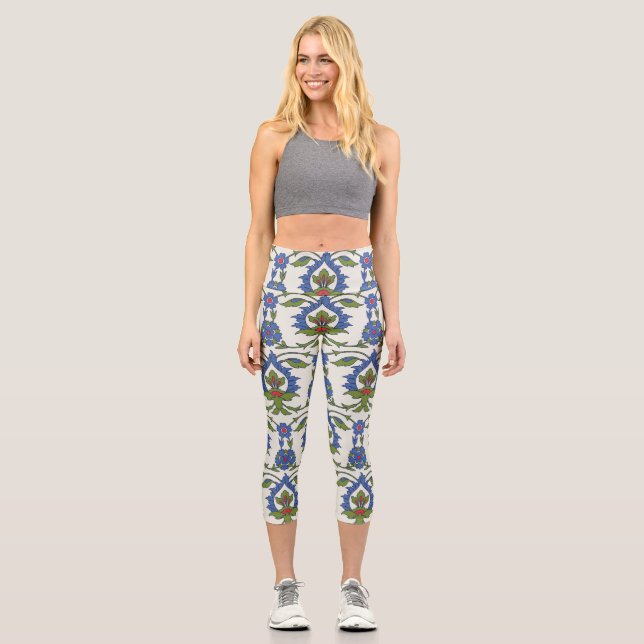 Arabic Traditional: Iznik Tile Seamless. Capri Leggings (Front)