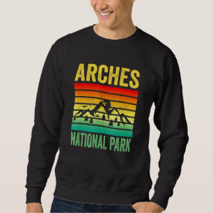 Arches National Park Moab Utah Retro Sunset Souven Sweatshirt