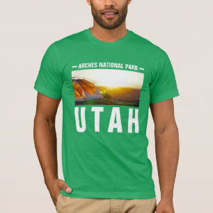 ARCHES NATIONAL PARK UTAH CAMPING GRAPHIC MENS T-Shirt