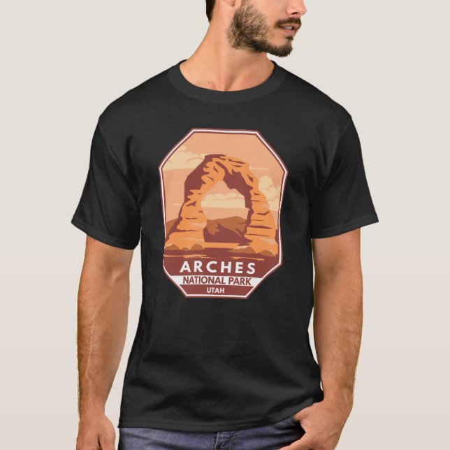 Arches National Park Utah Delicate Arch Art Retro  T-Shirt (Front)