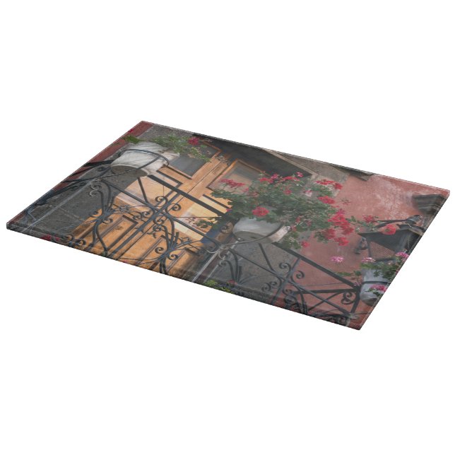 Architecture on the streets of San Miguel de Cutting Board (Corner)