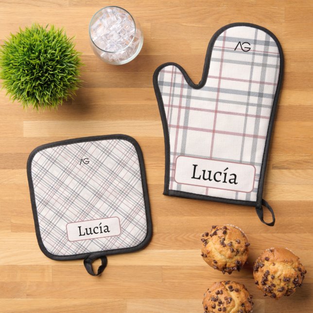 Aria Grace Frost & Sky Nordic Plaid Pattern Name Oven Mitt & Pot Holder Set (Top Down)