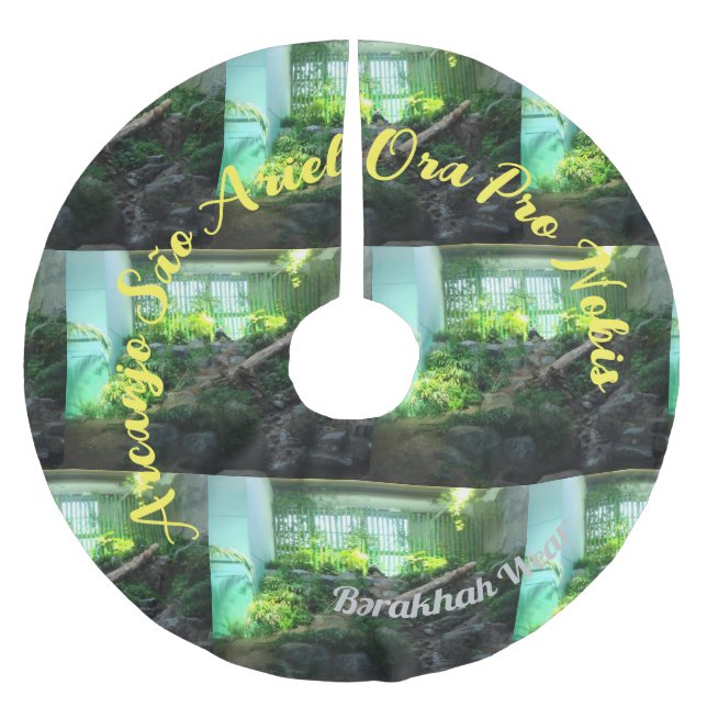 Ariel PANDA Tree Outfit Brushed Polyester Tree Skirt (Front)