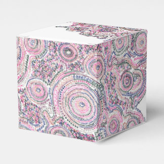 Arithmetic mandala with white triangles favour box