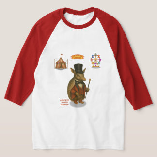 Armand, armadillo ringmaster T-Shirt