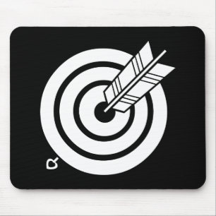 Arrow hit a round target mouse pad