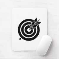 Arrow hit a round target Mouse Pads