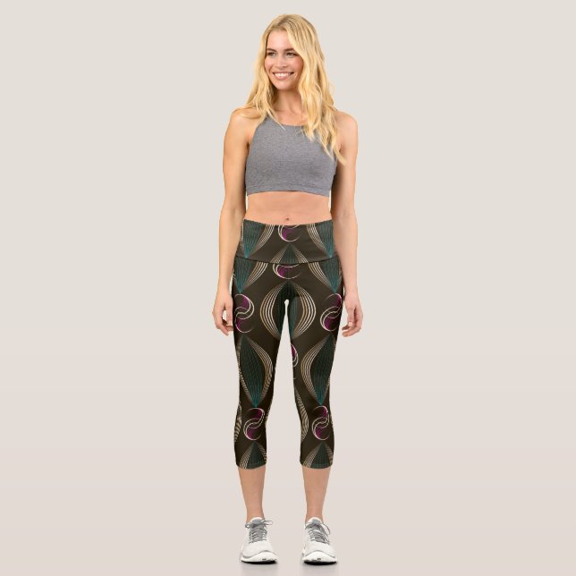 Art deco: geometric vintage pattern. capri leggings (Front)