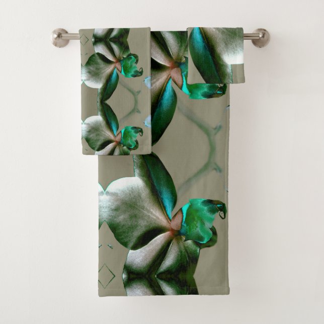 Artistic Flower in Blue, Green and Grey Tones Bath Towel Set (Insitu)
