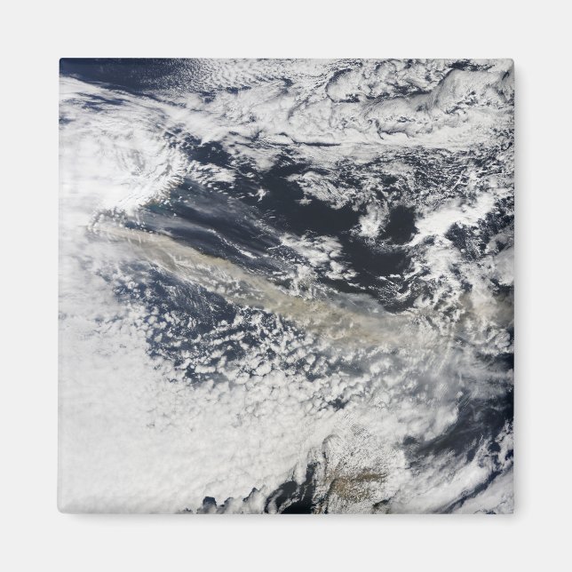 Ash plume from Eyjafjallajokull Volcano Magnet (Front)