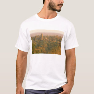 Asia, Cambodia, Siem Reap. Angkor Wat. T-Shirt