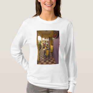 Asia, Cambodia, Siem Reap, coffee shop. T-Shirt