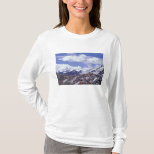 Asia, China, Tibet, Tangla Pass. Prayer flags, T-Shirt
