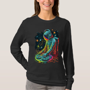 Astronaut DJ Playing Turntables in Space EDM cool  T-Shirt