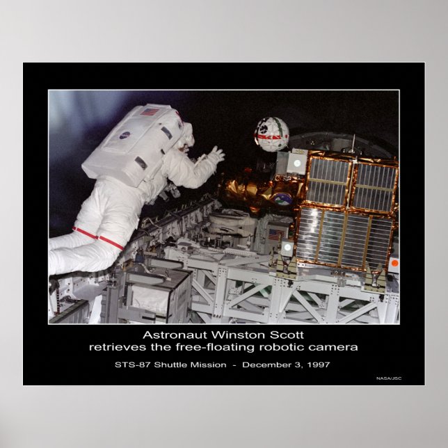 Astronaut Winston Scott free-floating Robotic Came Poster (Front)