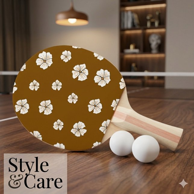 Attractive Floral Pattern on Brown Ping Pong Paddle (Attractive Floral Pattern on Brown Ping Pong Paddle)