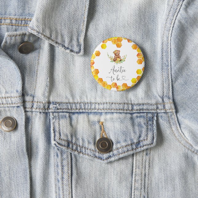 Auntie to be honey bear button (In Situ)